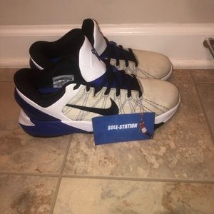 Kobe Bryant 7 “Concords”